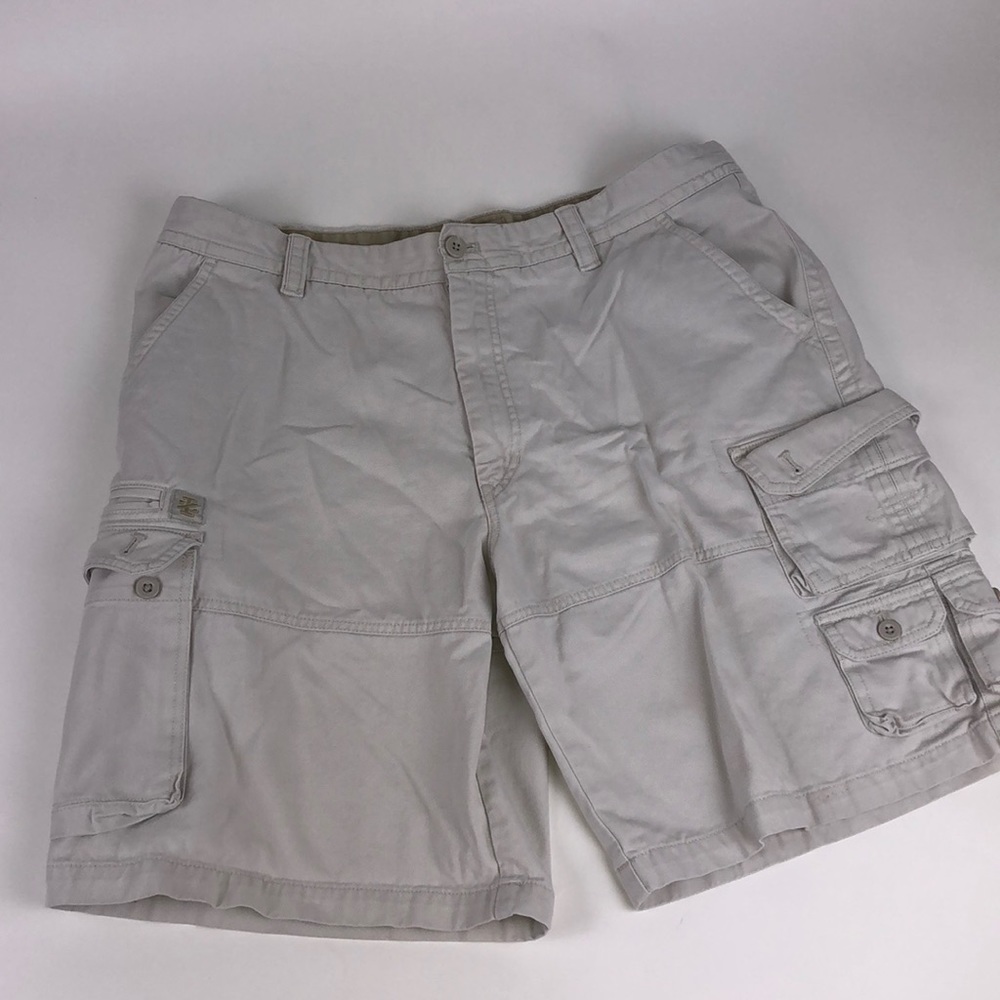 Men’s Izod Cargo shorts